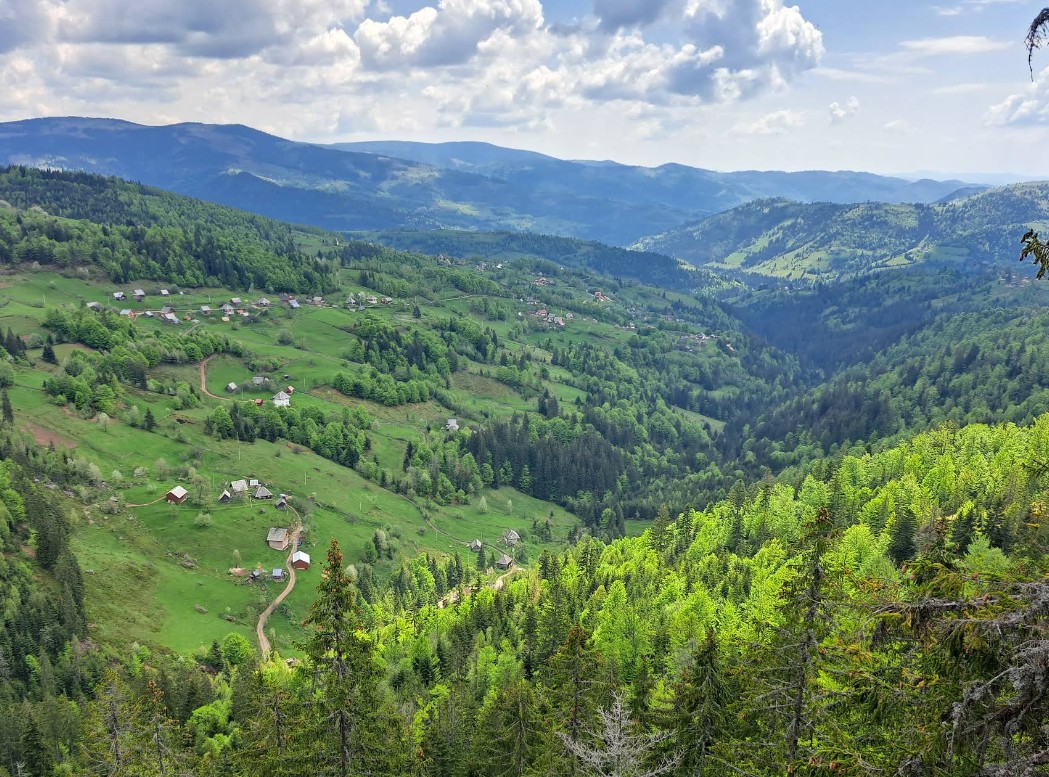 La Coltau, plimbare usoara si punct local aproape de Cabana KayLuna, Matisesti
