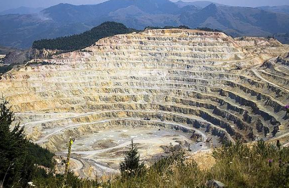 Rosia Montana, Alba, destinatie culturala si peisaje in Apuseni, excursie din Matisesti